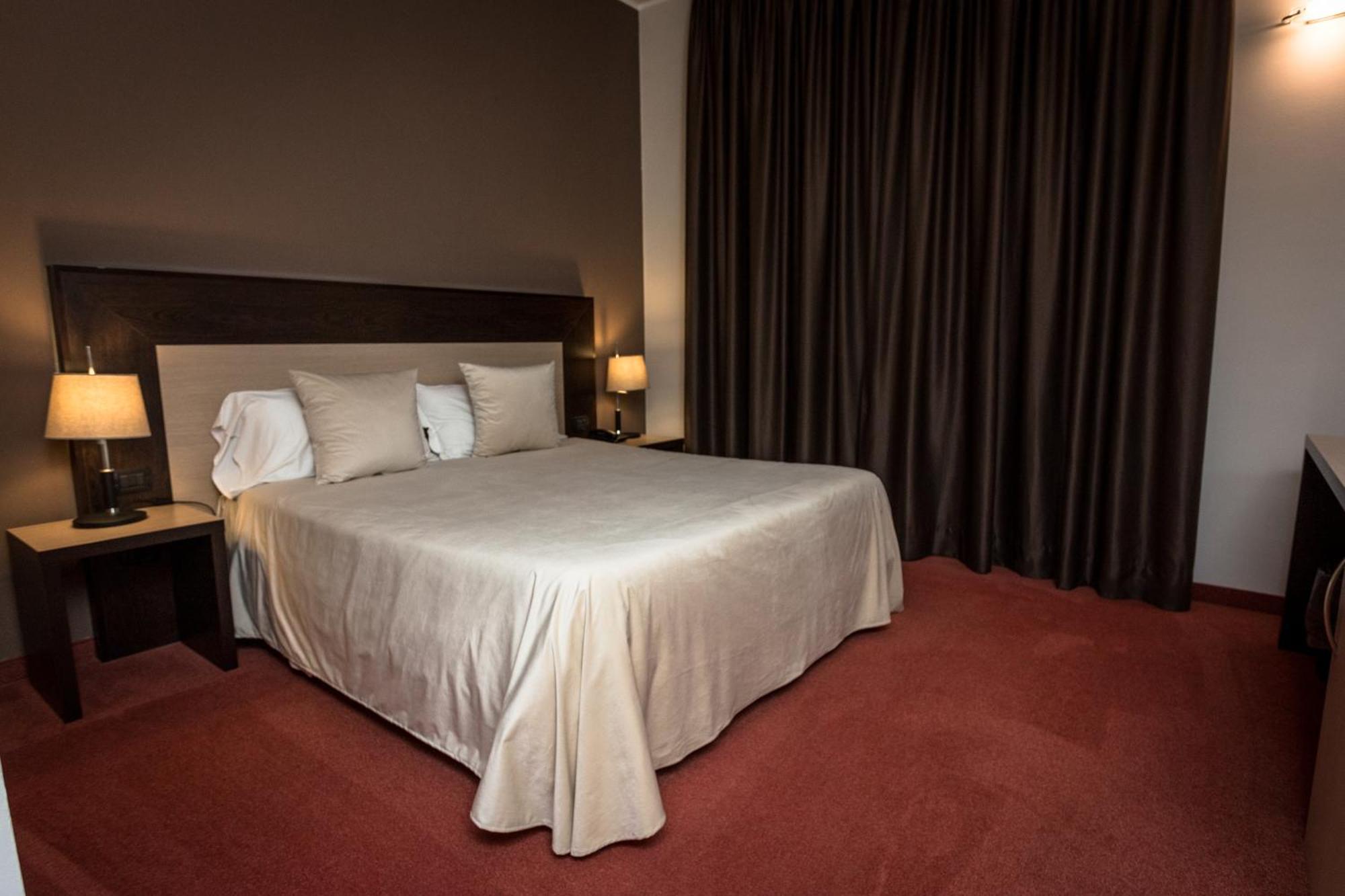 Hotel Don Camillo 布雷谢洛 外观 照片