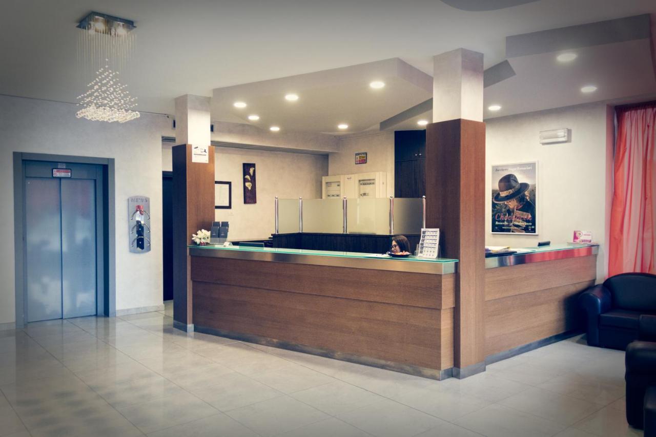Hotel Don Camillo 布雷谢洛 外观 照片