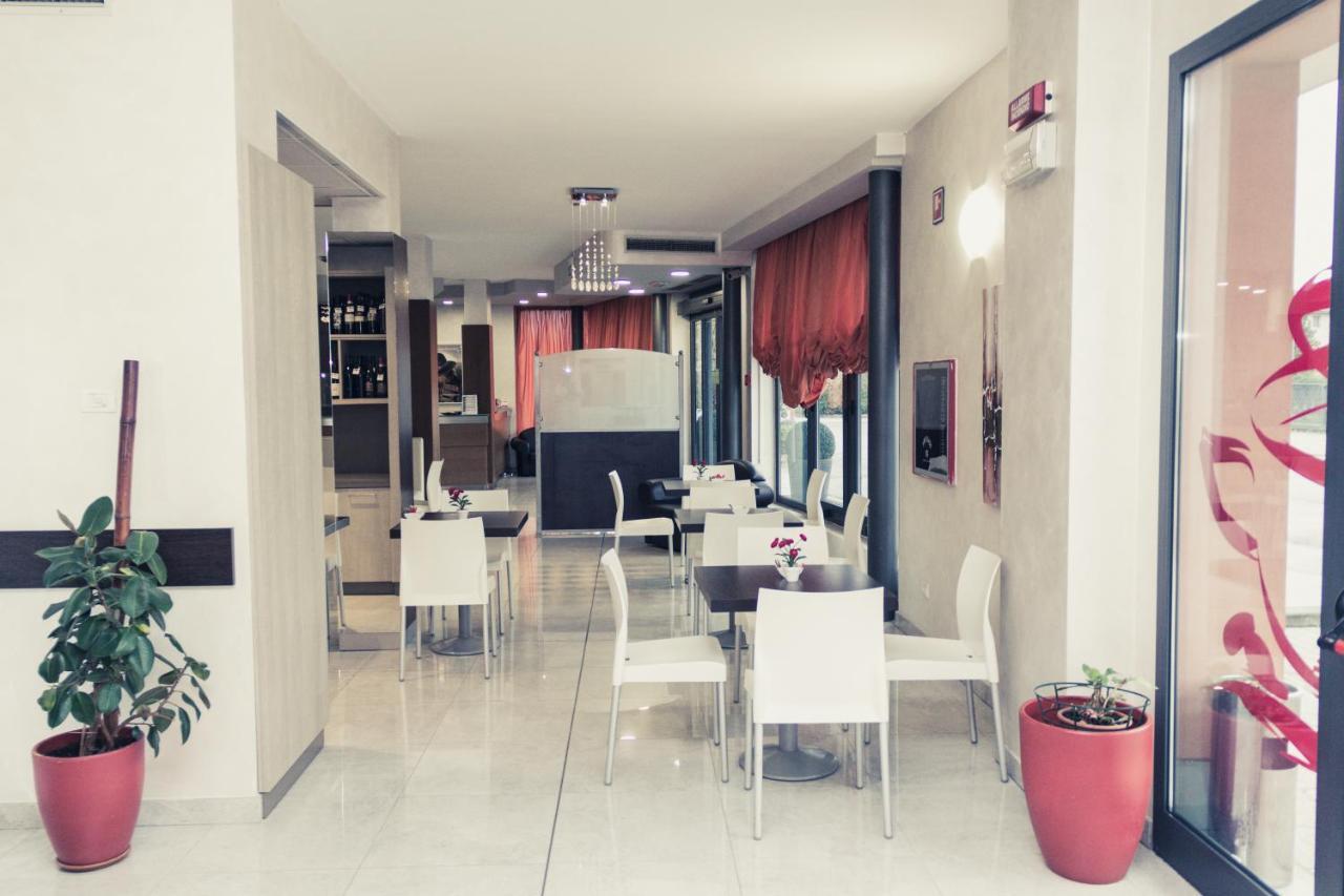 Hotel Don Camillo 布雷谢洛 外观 照片