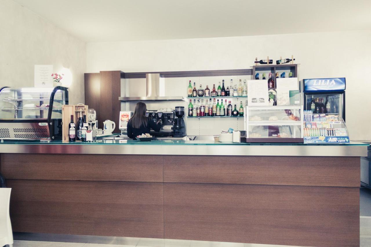 Hotel Don Camillo 布雷谢洛 外观 照片