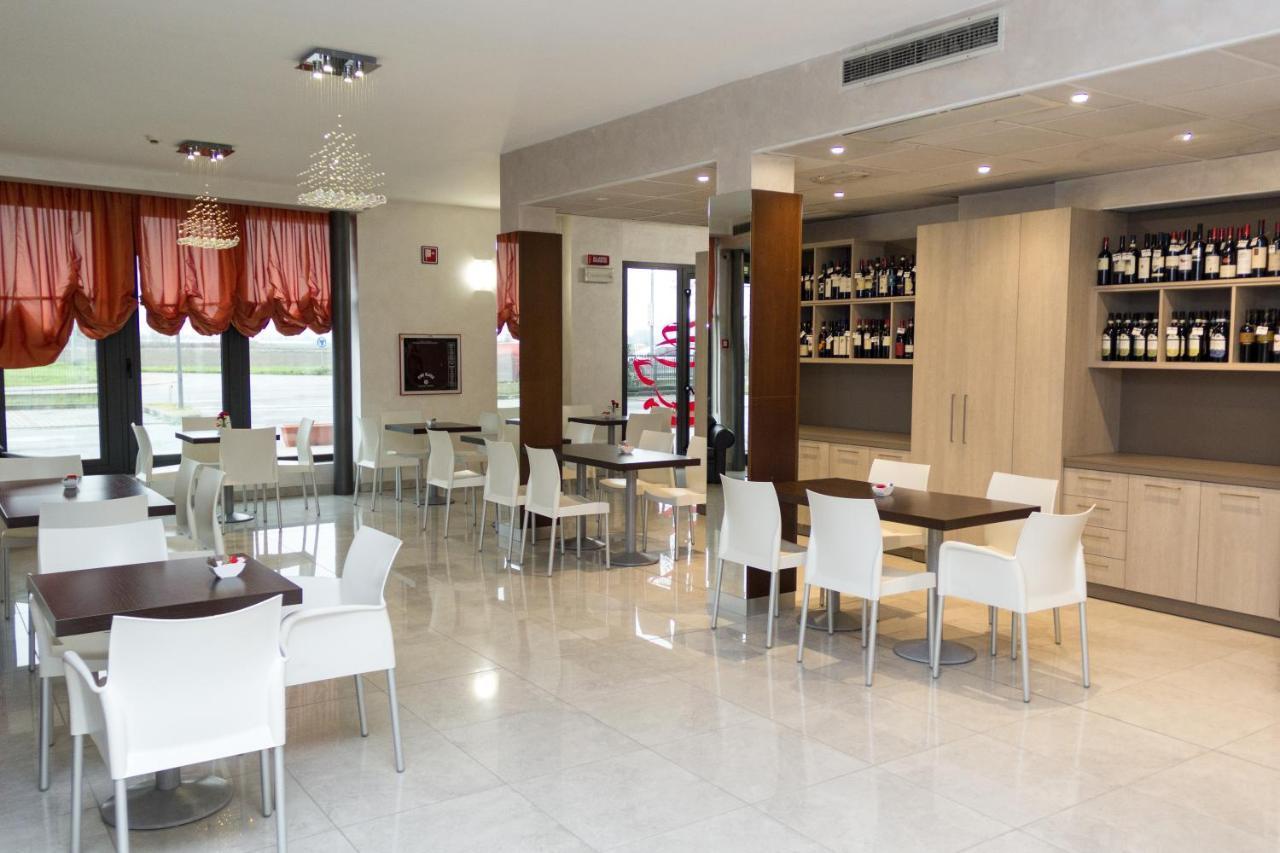 Hotel Don Camillo 布雷谢洛 外观 照片
